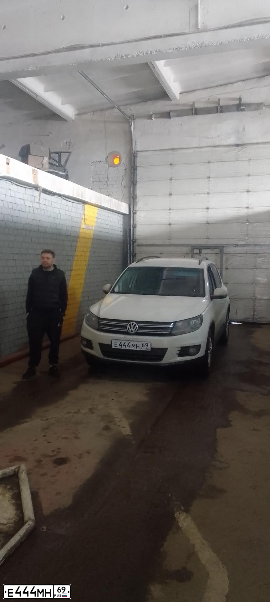 Фото автомобиля LADA 2107, 1992 — госномер Е444МН69. Цвет: Белый