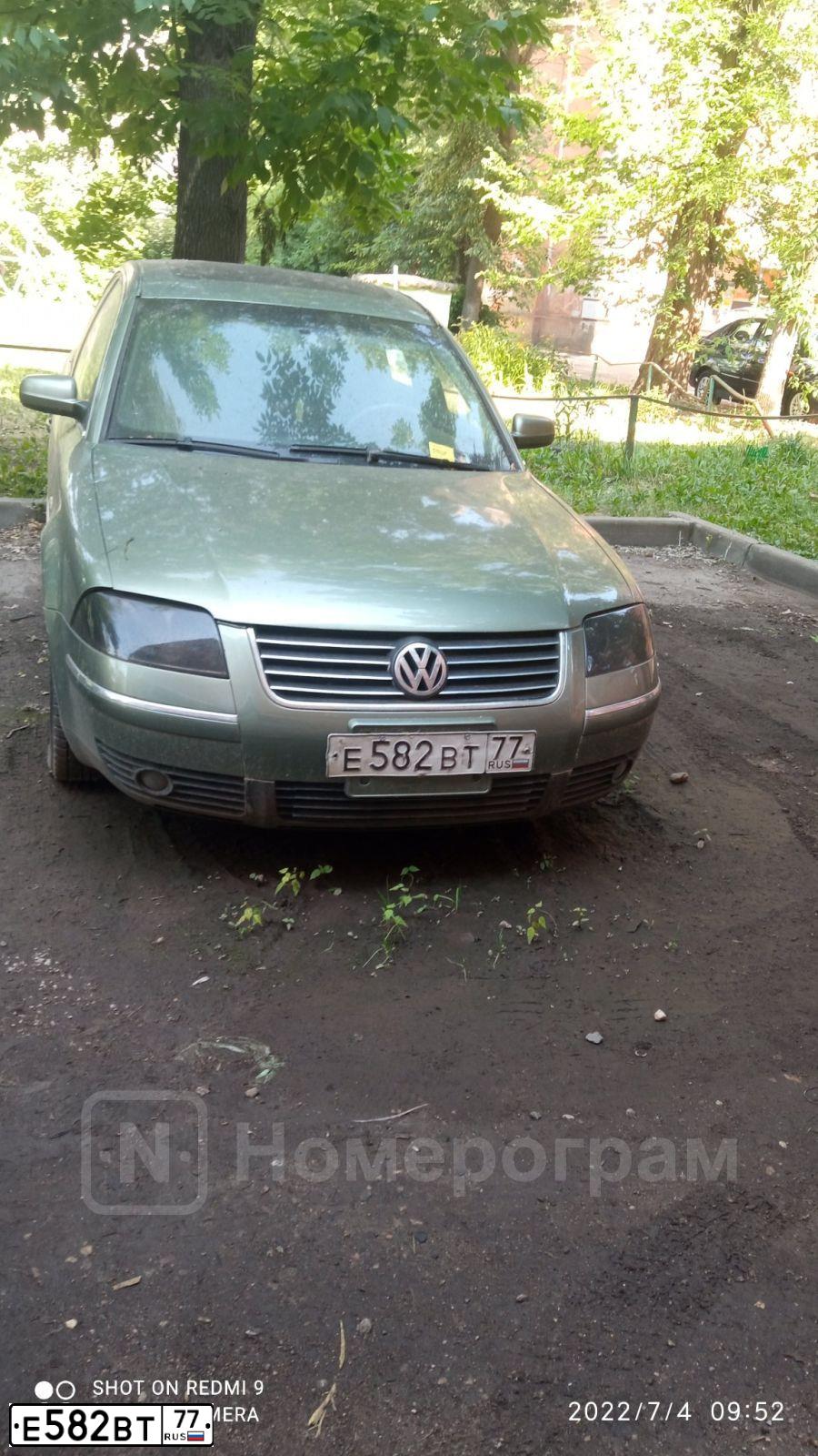 Фото автомобиля VOLKSWAGEN PASSAT, 2003 — госномер М501ХО35. Цвет: ЗЕЛЕНЫЙ
