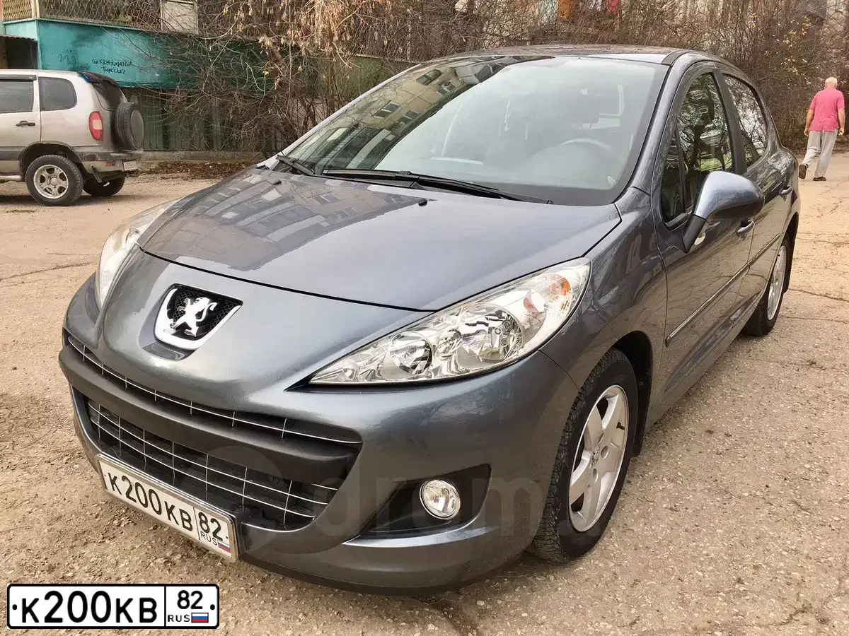 Фото автомобиля ПЕЖО 207, 2010 — госномер К200КВ82. Цвет: СЕРЫЙ