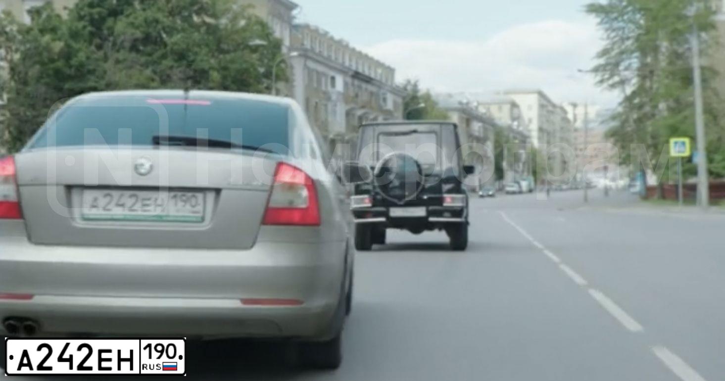 Фото автомобиля SKODA OCTAVIA, 2010 — госномер С914АЕ40. Цвет: Серый
