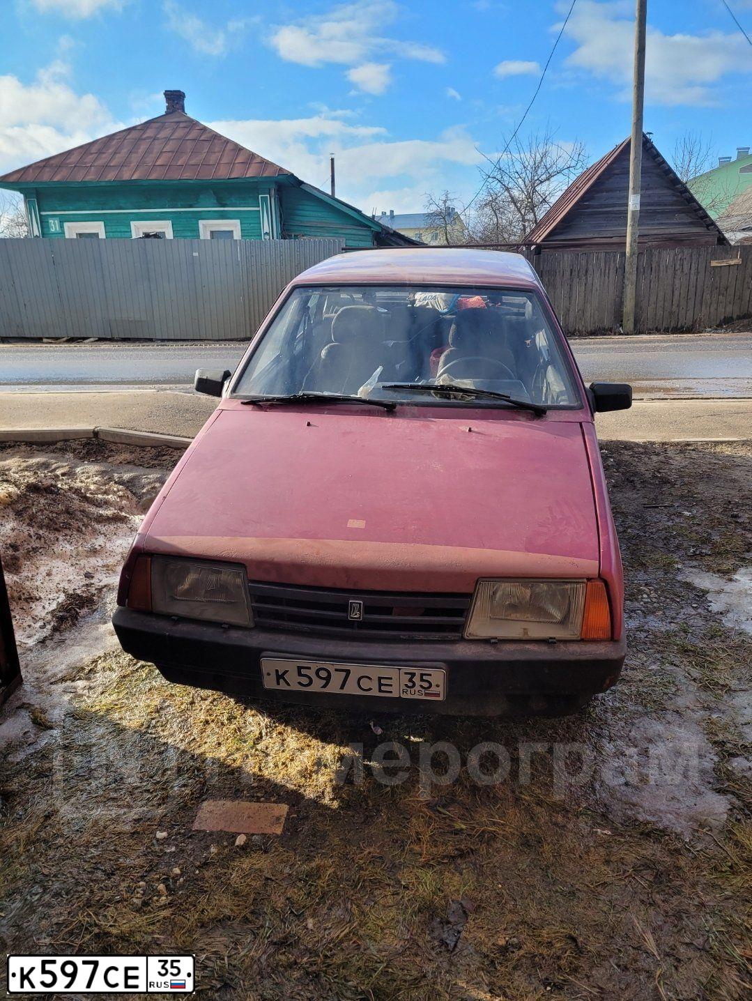 Фото автомобиля LADA 2109 SAMARA, 2001 — госномер К597СЕ35. Цвет: СЕРЕБРИСТО-КРАСНЫЙ