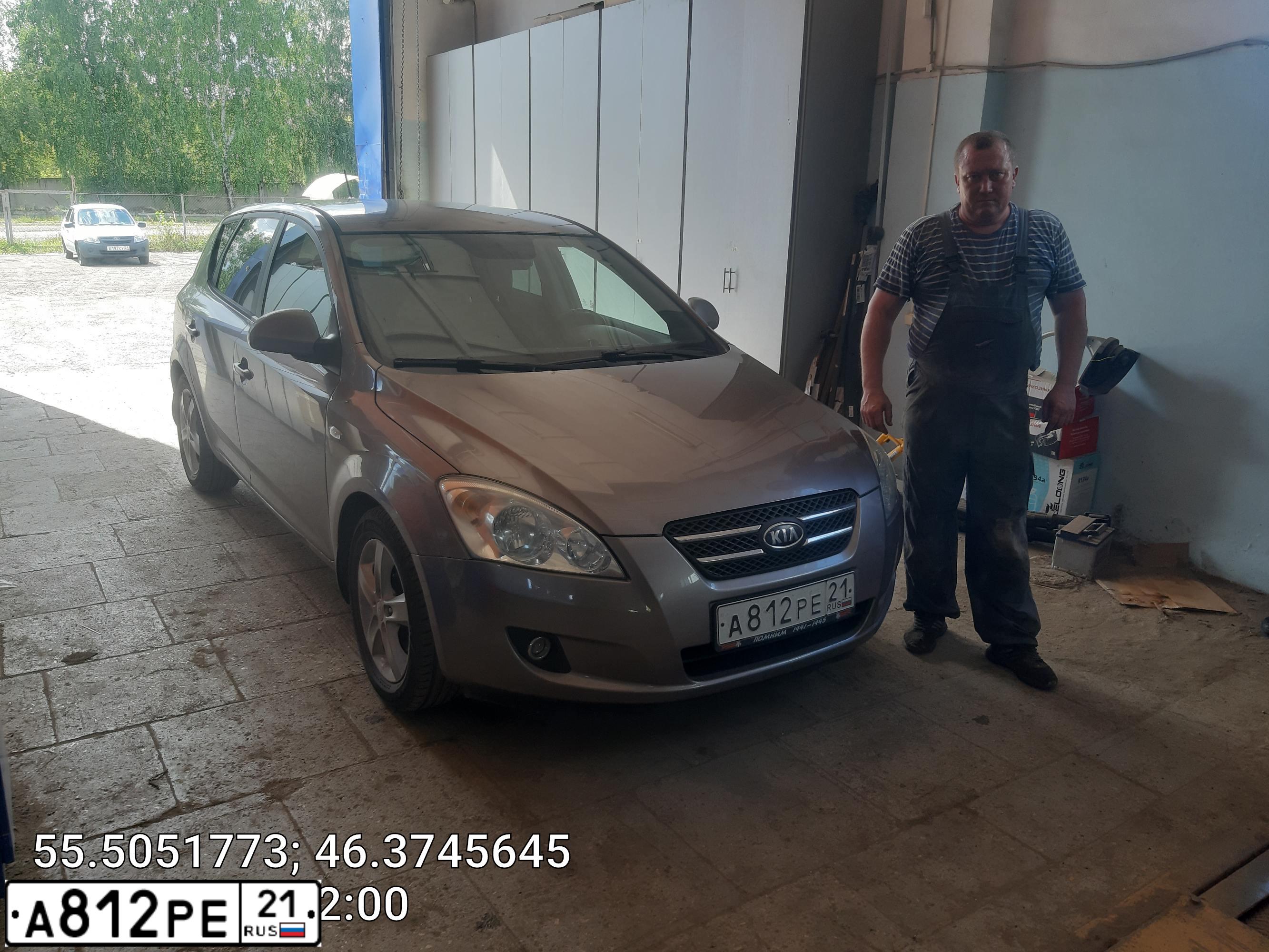 Фото автомобиля KIA CEE'D, 2009 — госномер М649ОР21. Цвет: БЕЖЕВЫЙ