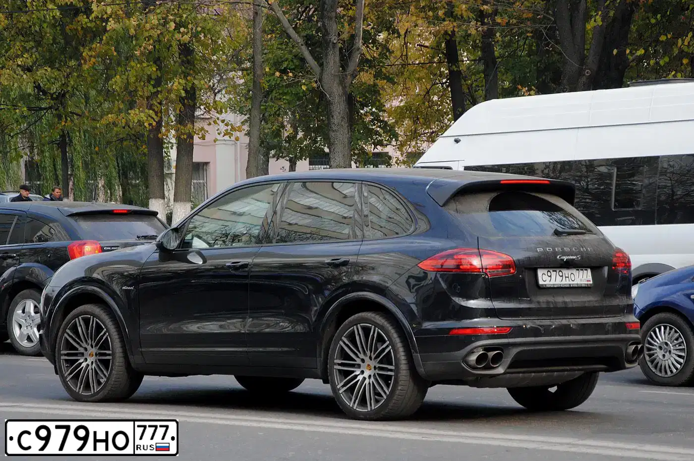 Фото автомобиля PORSCHE CAYENNE, 2015 — госномер С979НО777. Цвет: ЧЕРНЫЙ