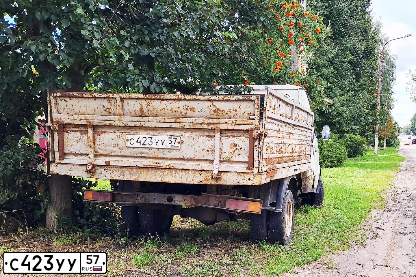 Фото автомобиля GAZ 3302 EL, 2001 — госномер С423УУ57. Цвет: Светло-Белый