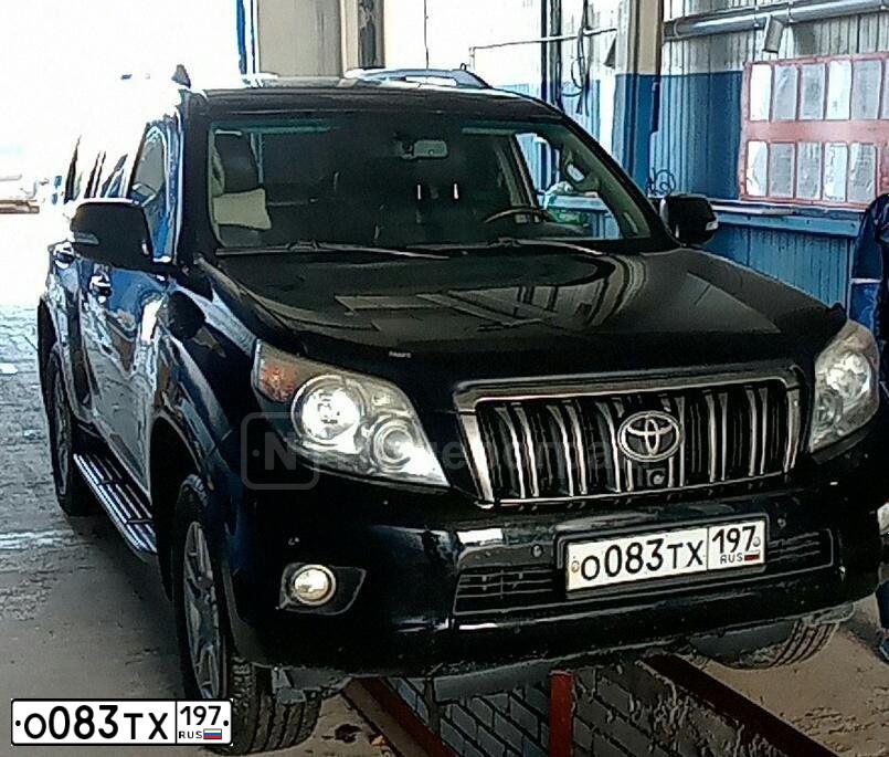 Фото автомобиля TOYOTA LANDCRUISER, 2010 — госномер О083ТХ197. Цвет: ЧЕРНЫЙ