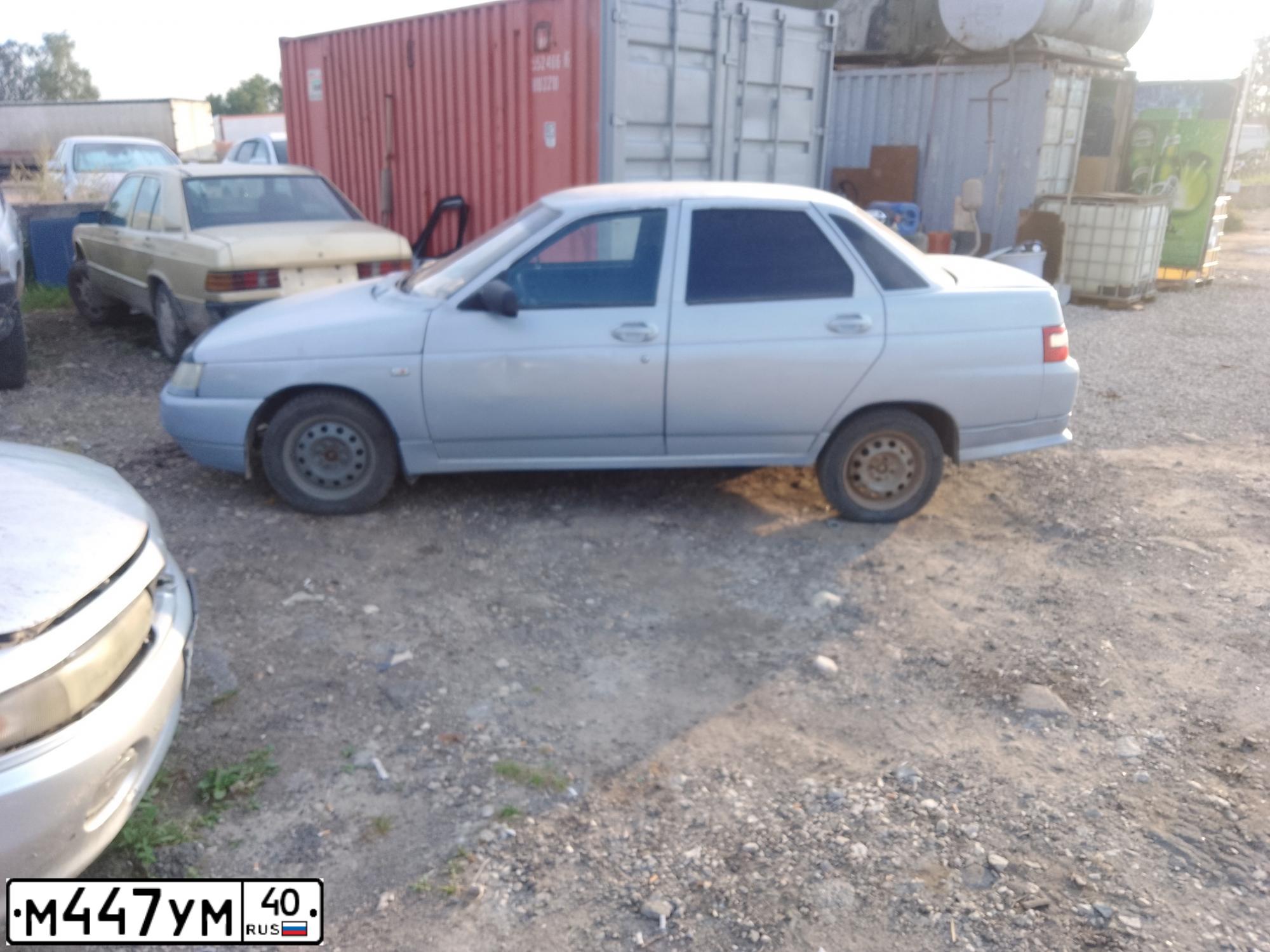 Фото автомобиля LADA 2110, 2005 — госномер М447УМ40. Цвет: Серебристо-Желтый
