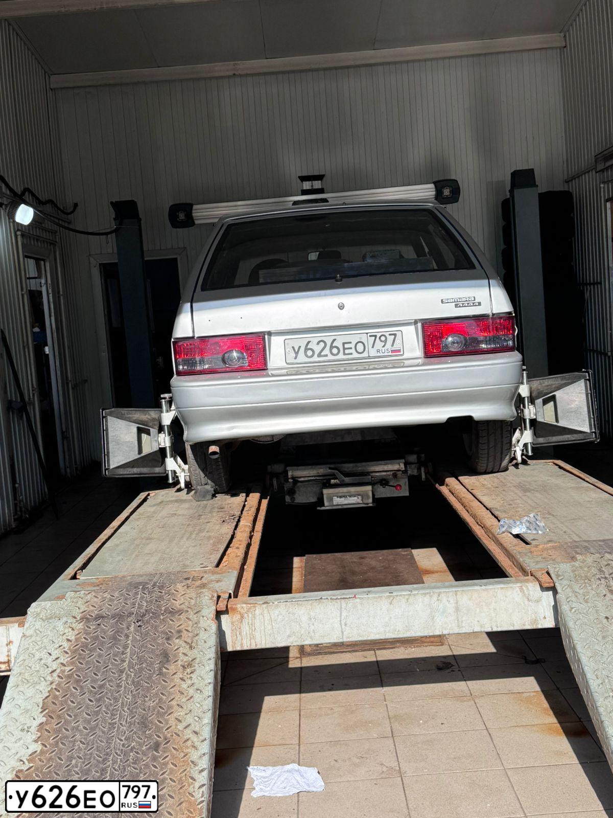 Фото автомобиля LADA 2114 SAMARA, 2007 — госномер Р455АХ250. Цвет: Светло-Серебристый металлик