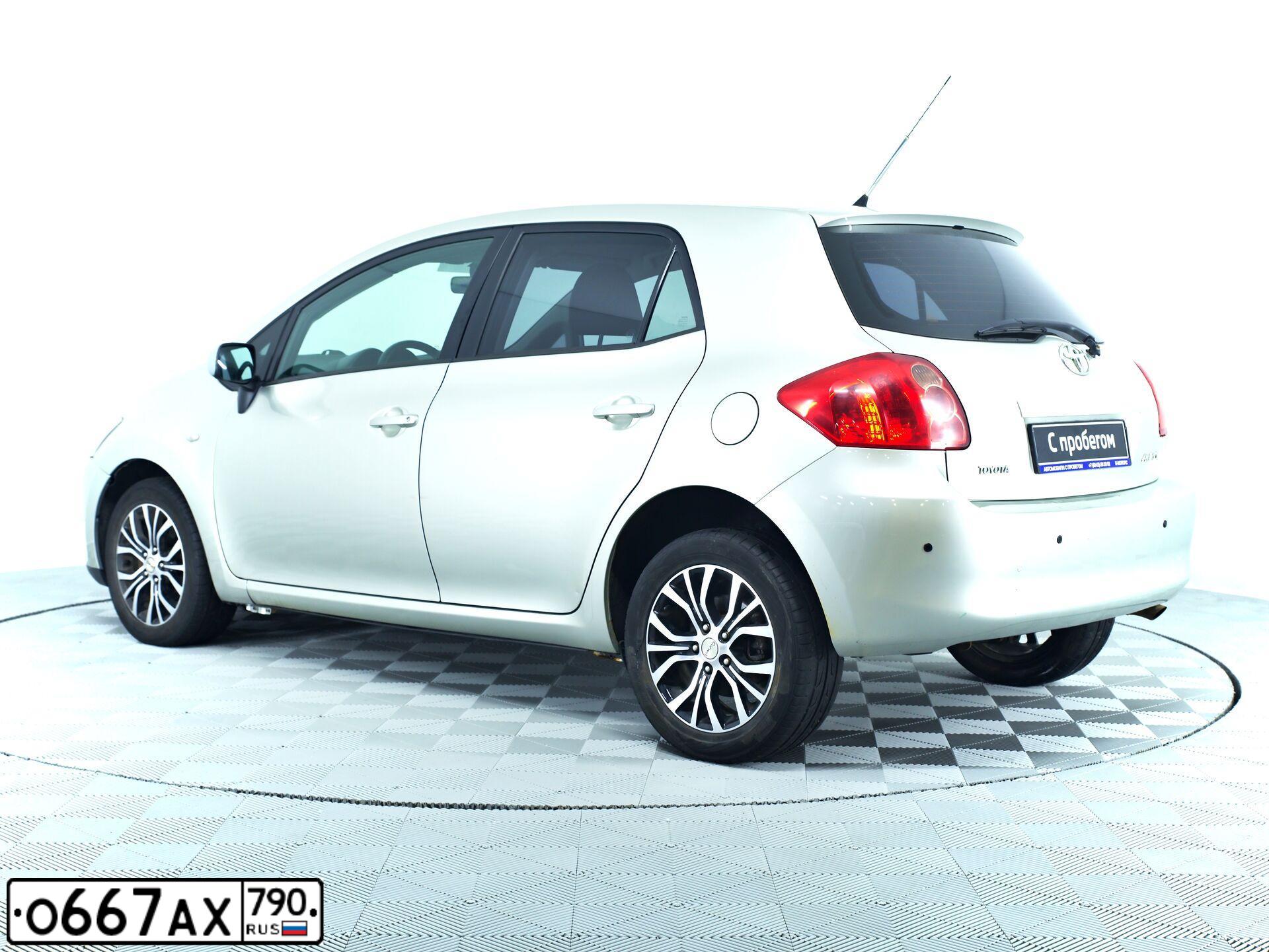 Фото автомобиля TOYOTA AURIS, 2008 — госномер Р101АТ197. Цвет: Серый