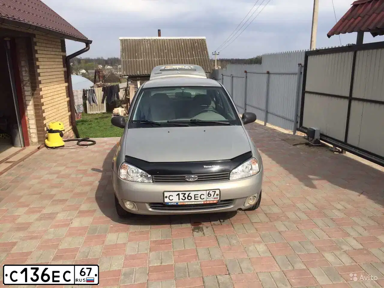 Фото автомобиля LADA 1118 KALINA, 2007 — госномер С136ЕС67. Цвет: БЕЖЕВО-СЕРЫЙ