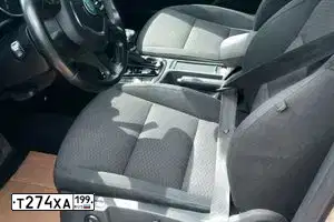 Фото автомобиля SKODA SUPERB, 2010 — госномер У825РМ799. Цвет: Серый
