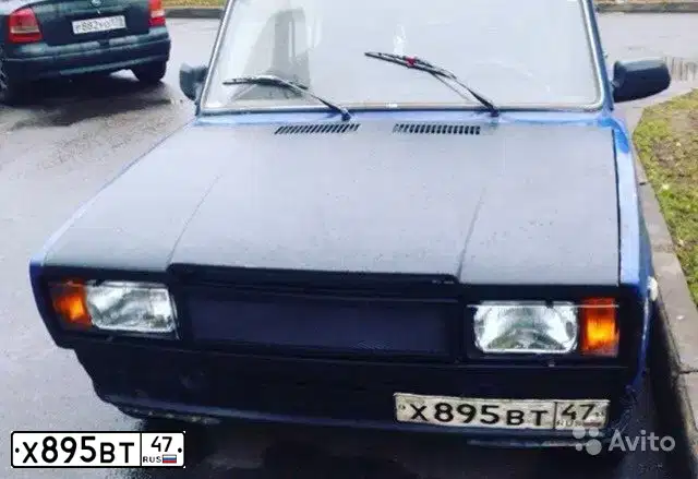 Фото автомобиля LADA 2107, 2003 — госномер Х895ВТ47. Цвет: СИНИЙ