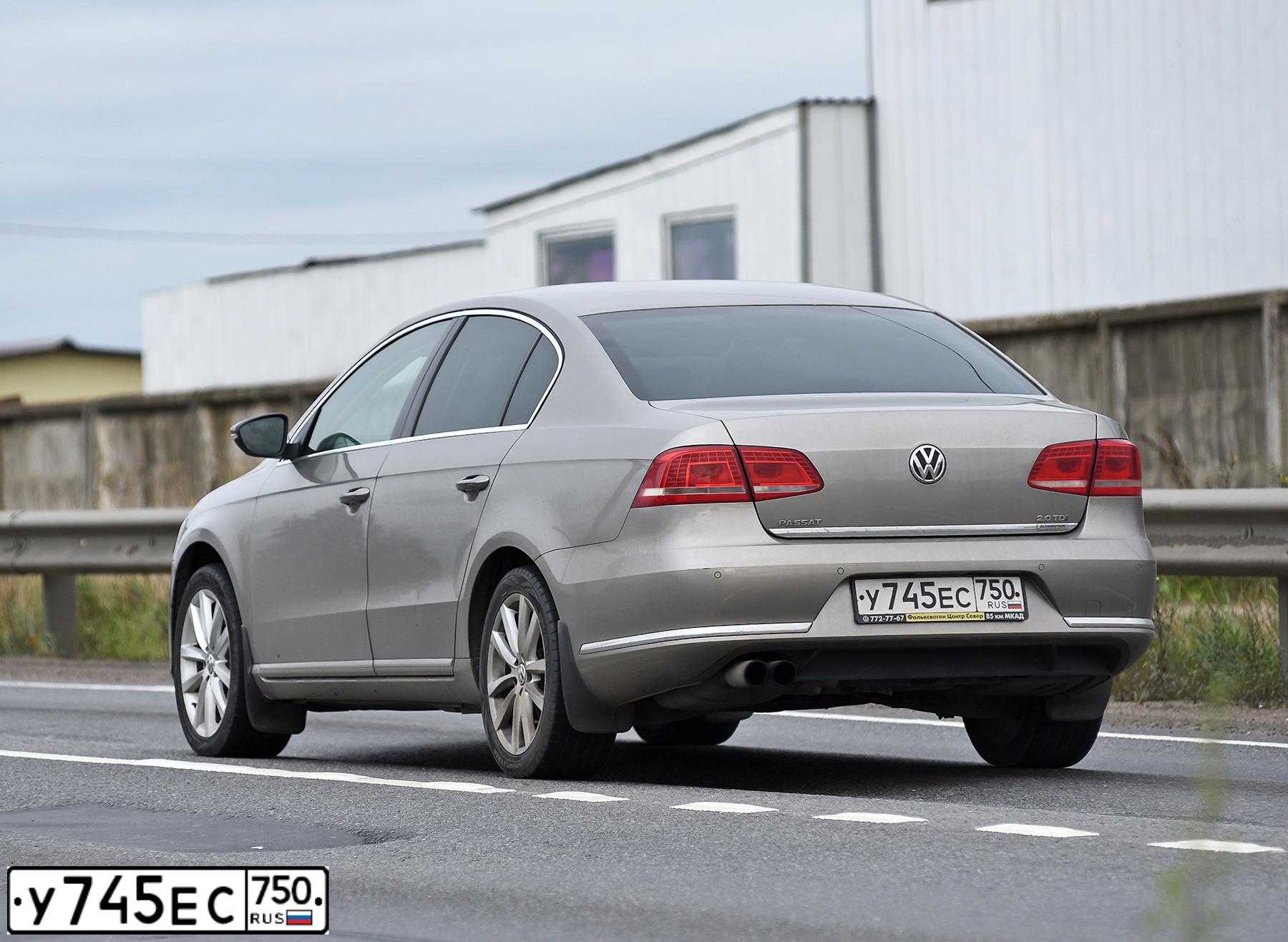 Фото автомобиля VOLKSWAGEN PASSAT, 2012 — госномер А316СХ197. Цвет: СИНИЙ ТЕМНЫЙ