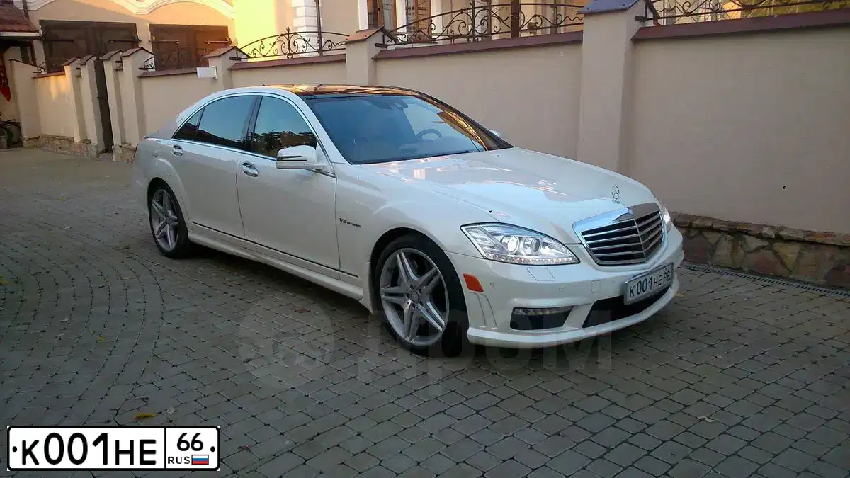 Фото автомобиля MERCEDES-BENZ S63, 2011 — госномер У467ЕВ977. Цвет: Белый