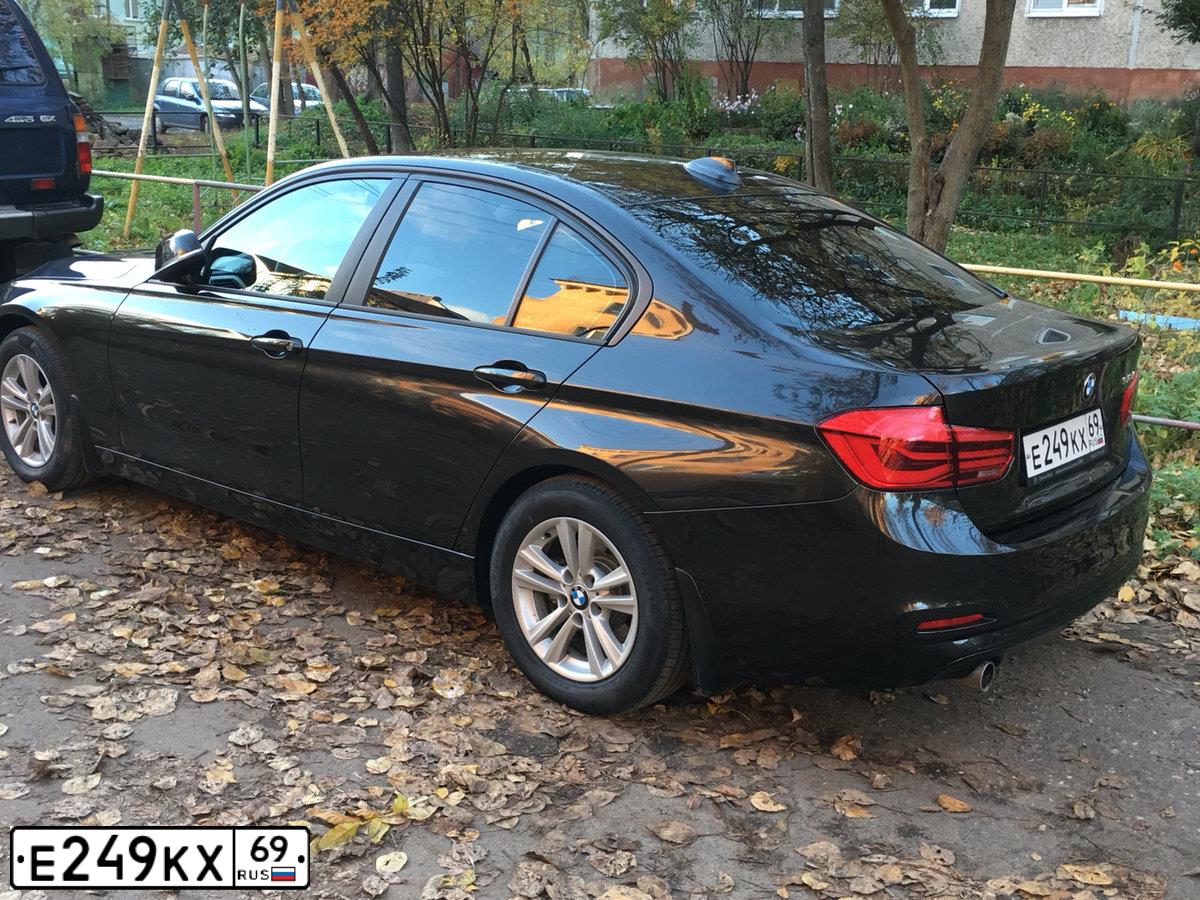 Фото автомобиля BMW SERIE 5, 2016 — госномер Е804РР799. Цвет: СЕРЫЙ