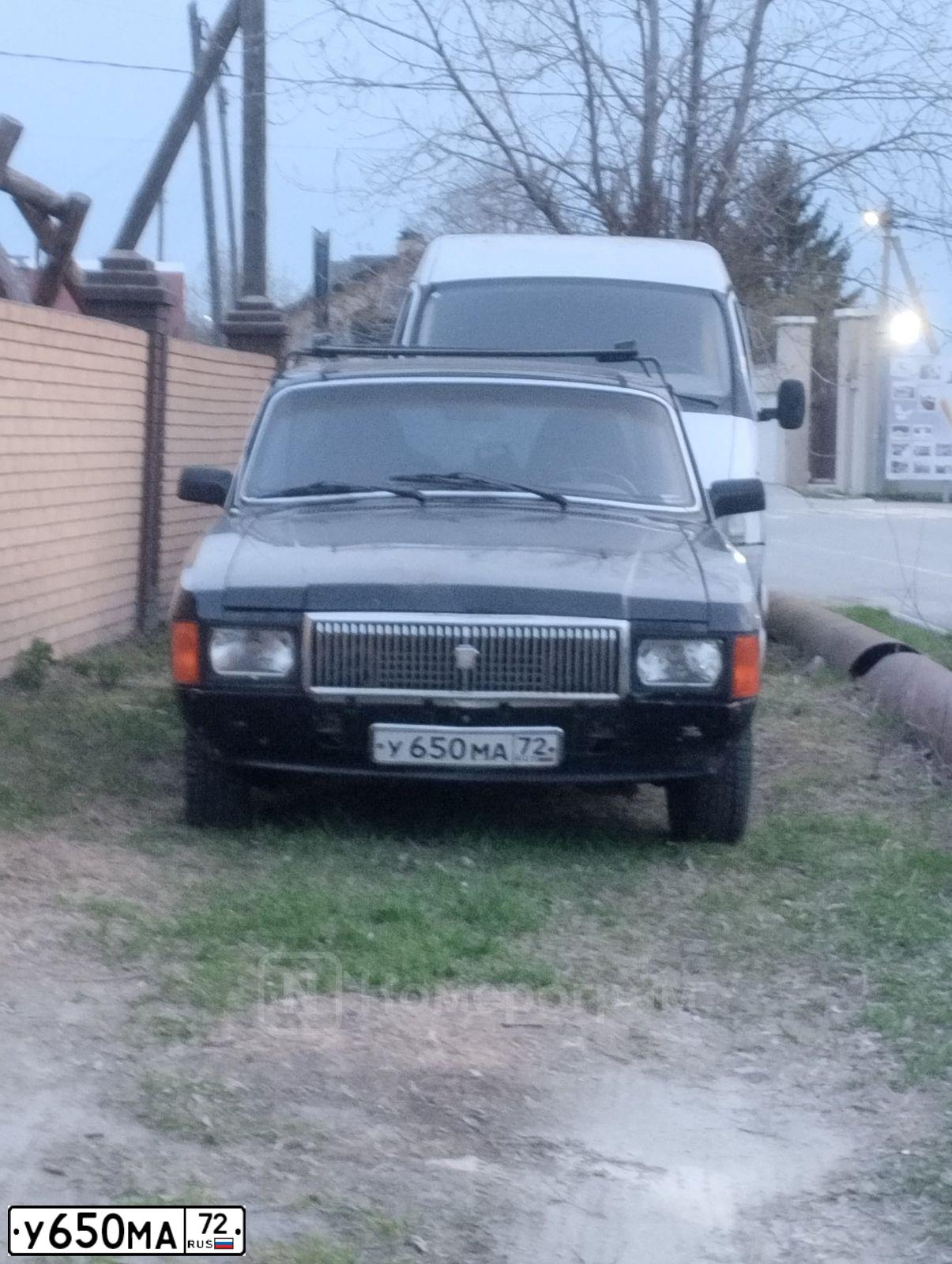 Фото автомобиля GAZ 3102 WOLGA, 2002 — госномер У650МА72. Цвет: ЧЕРНЫЙ