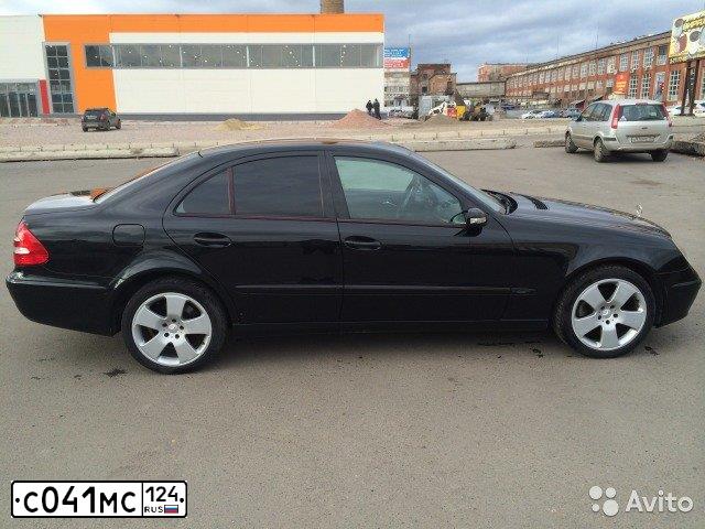 Фото автомобиля MERCEDES E-KLASSE, 2004 — госномер С041МС124. Цвет: ЧЕРНЫЙ