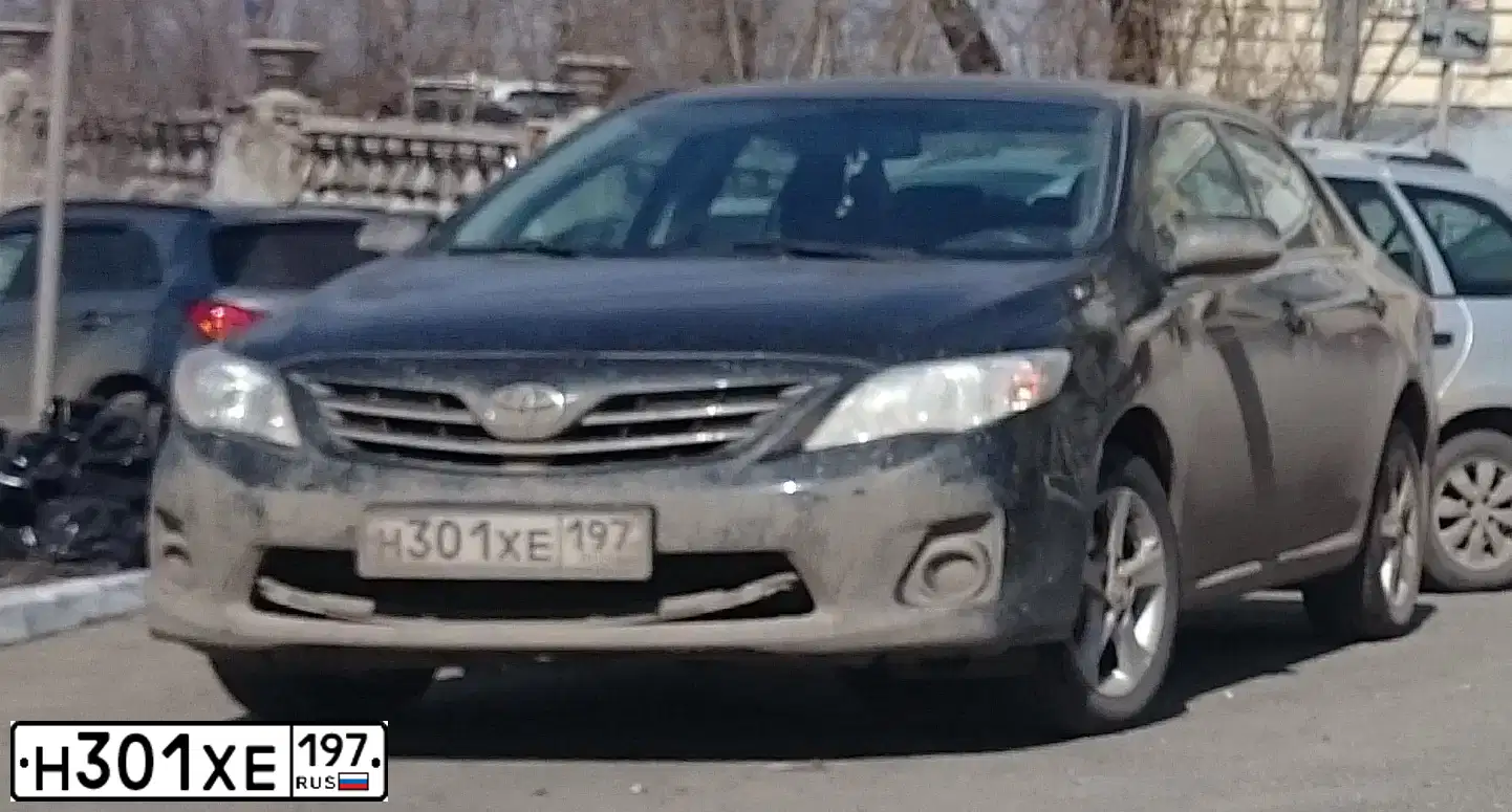 Фото автомобиля TOYOTA COROLLA, 2012 — госномер Н301ХЕ197. Цвет: ЧЕРНЫЙ