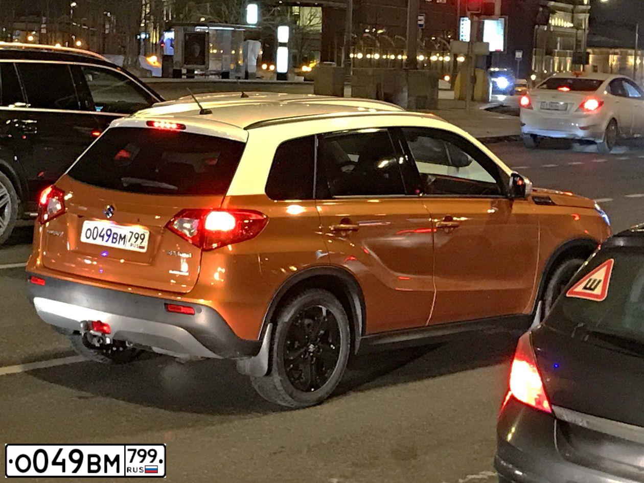 Фото автомобиля SUZUKI /GRAND/ VITARA, 2017 — госномер Т714ТН62. Цвет: Оранжевый
