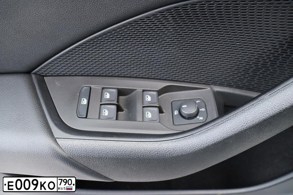 Фото автомобиля SKODA KAROQ, 2021 — госномер В105АК250