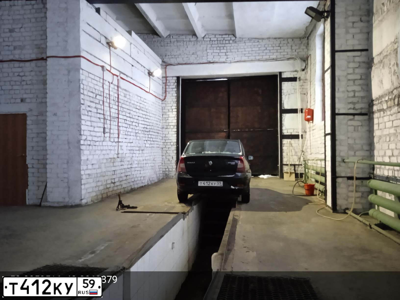 Фото автомобиля RENAULT LOGAN, 2010 — госномер А857УК43. Цвет: ЧЕРНЫЙ