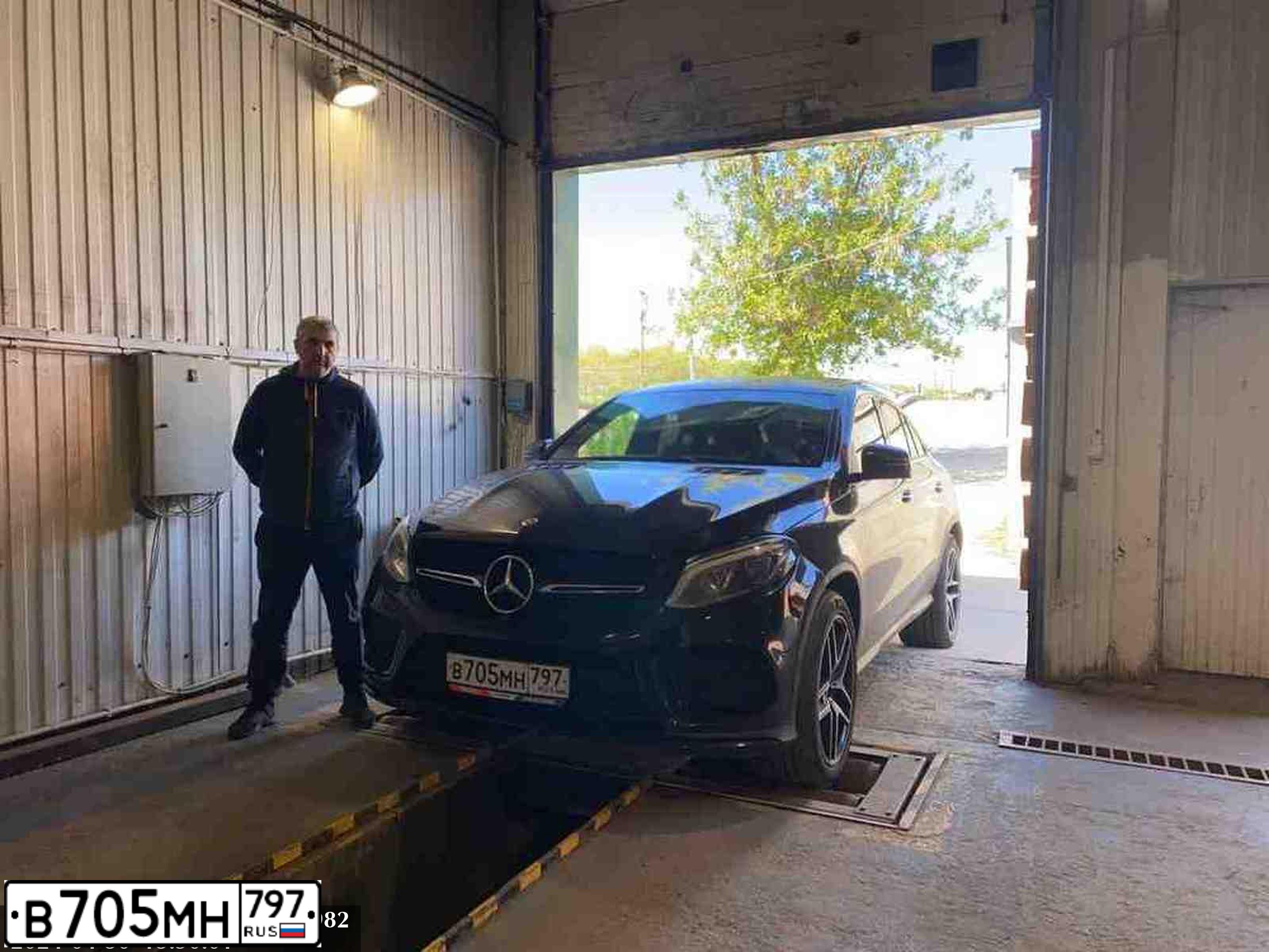 Фото автомобиля MERCEDES GLE-KLASSE, 2017 — госномер С388РТ797. Цвет: ЧЕРНЫЙ