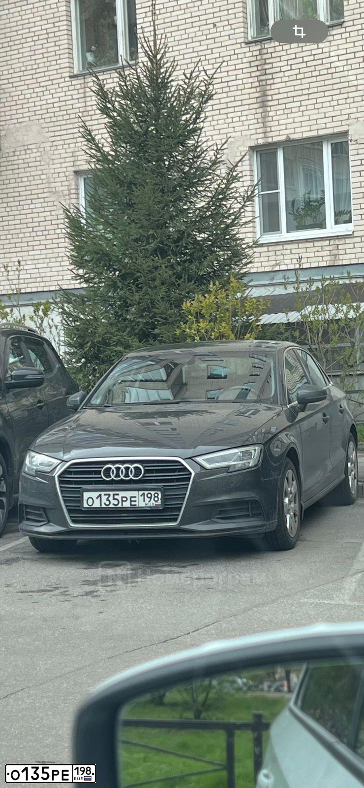 Фото автомобиля AUDI A3, 2017 — госномер О135РЕ198. Цвет: ТЕМНО-КОРИЧНЕВЫЙ