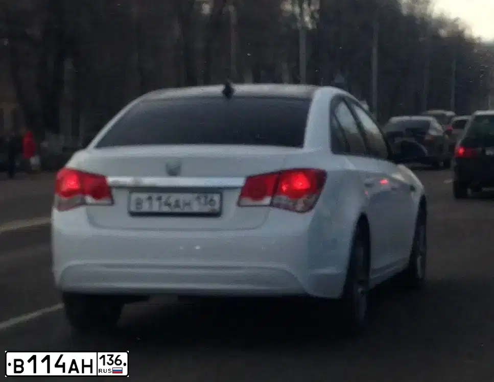 Фото автомобиля CHEVROLET CRUZE, 2013 — госномер В114АН136. Цвет: Белый