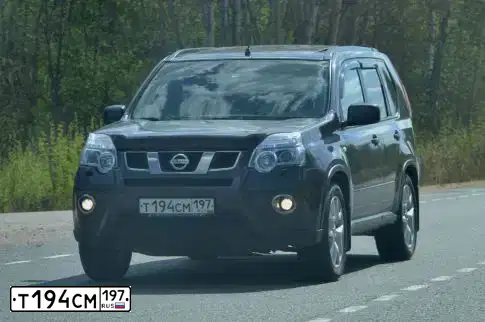 Фото автомобиля NISSAN X-TRAIL, 2012 — госномер Т194СМ197. Цвет: СЕРЫЙ