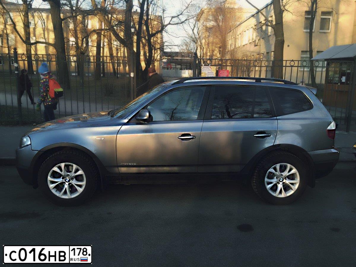Фото автомобиля BMW X3, 2010 — госномер С541АТ39. Цвет: СЕРЫЙ