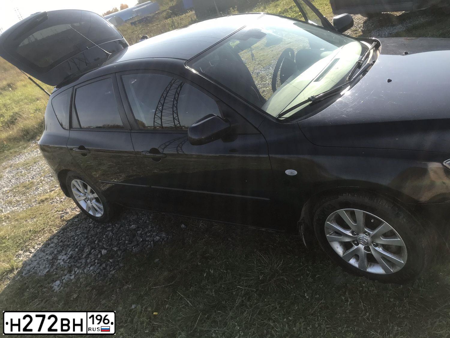 Фото автомобиля MAZDA 3, 2007 — госномер А135УА196. Цвет: ЧЕРНЫЙ