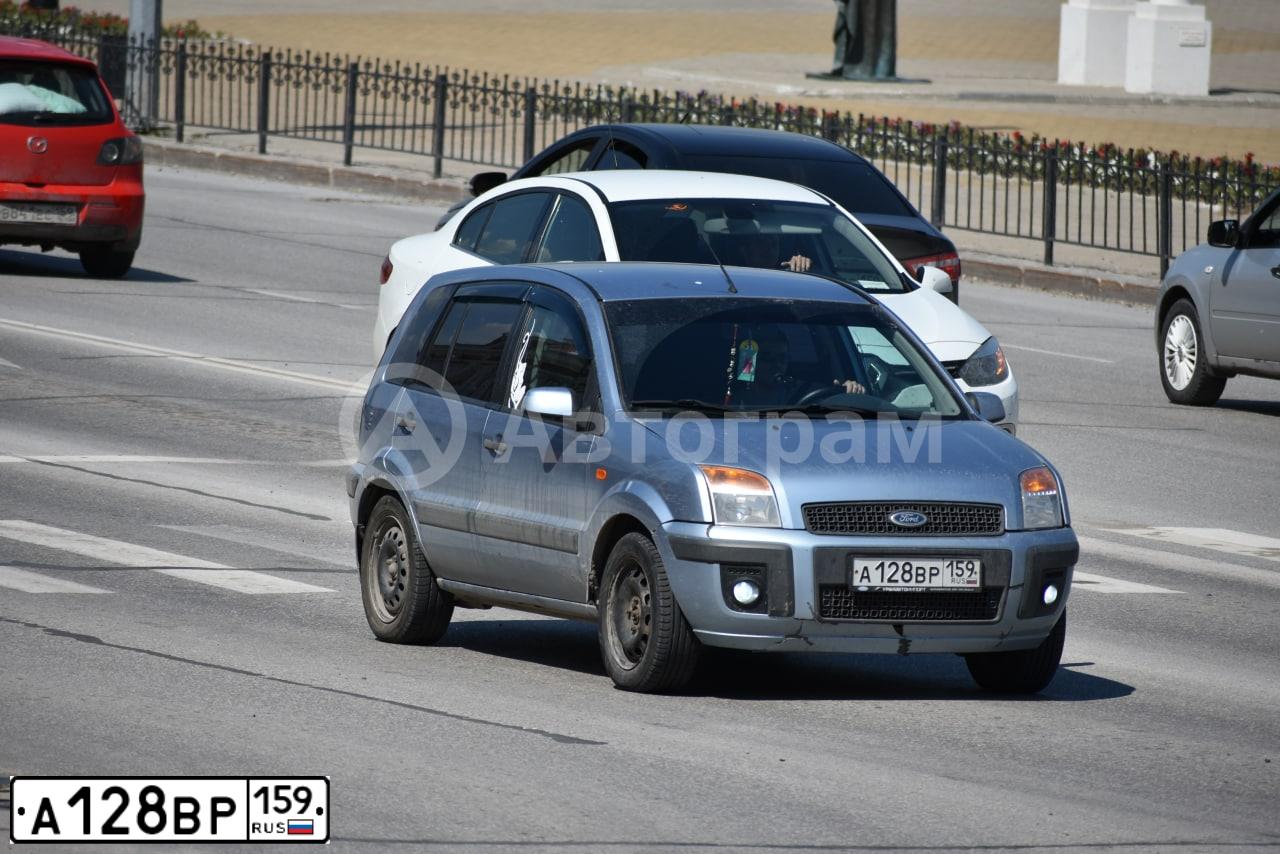 Фото автомобиля FORD FUSION, 2007 — госномер А128ВР159. Цвет: СЕРО-ГОЛУБОЙ