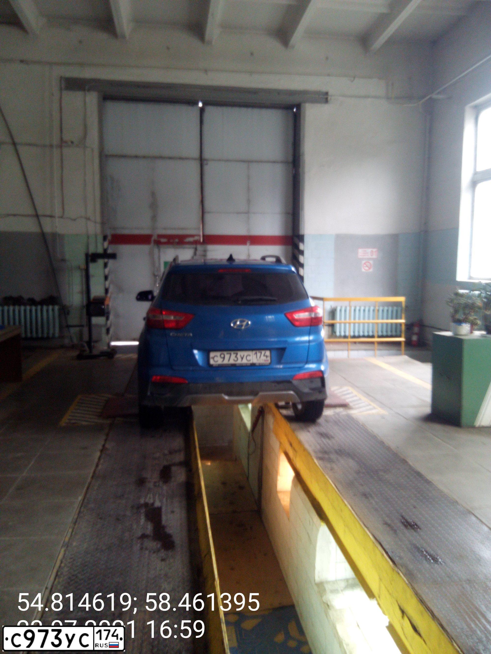 Фото автомобиля LADA PRIORA, 2009 — госномер Р689ЕО774