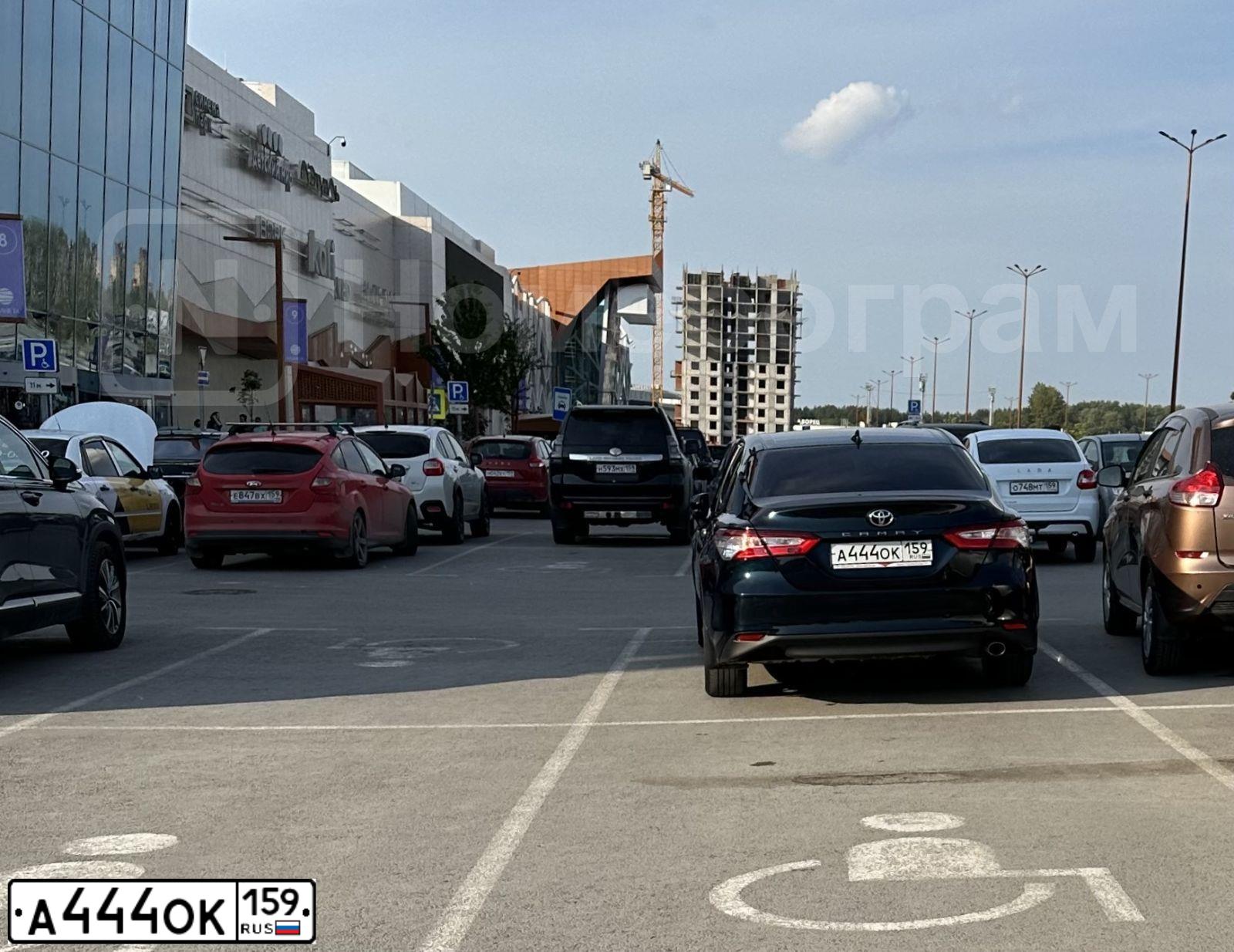 Фото автомобиля TOYOTA CAMRY, 2018 — госномер Р373СЕ159