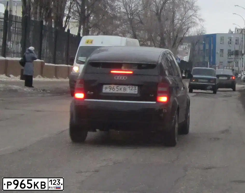 Фото автомобиля AUDI A2, 2001 — госномер Т909МР64. Цвет: ЧЕРНЫЙ