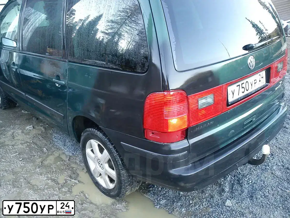 Фото автомобиля VOLKSWAGEN SHARAN, 2003 — госномер О063ВР138. Цвет: ЗЕЛЕНЫЙ