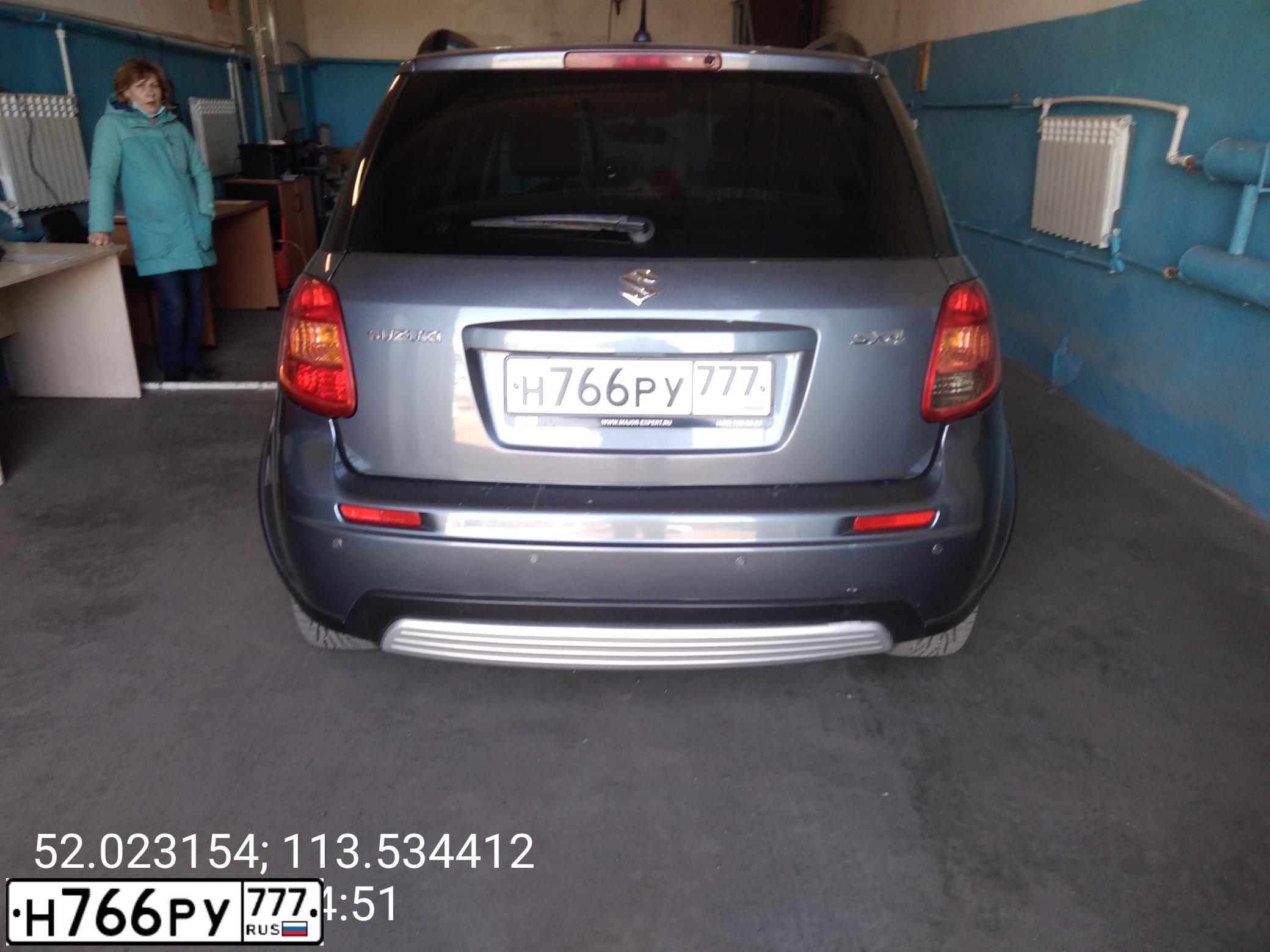 Фото автомобиля SUZUKI SX 4, 2008 — госномер Н766РУ777. Цвет: СЕРЫЙ