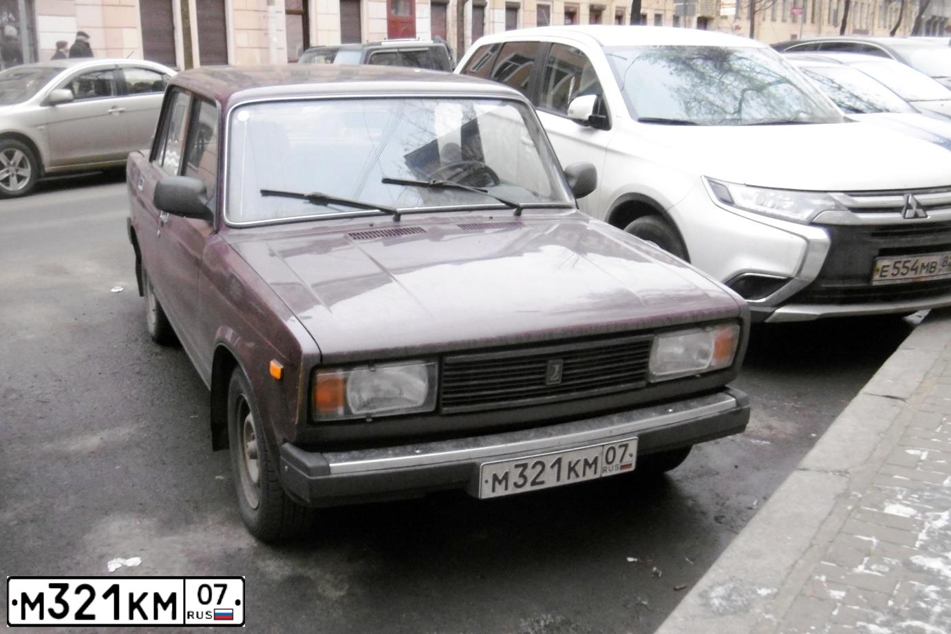 Фото автомобиля LADA 2105 LADA, 2006 — госномер М321КМ07. Цвет: ТЕМНО-ВИШНЕВЫЙ