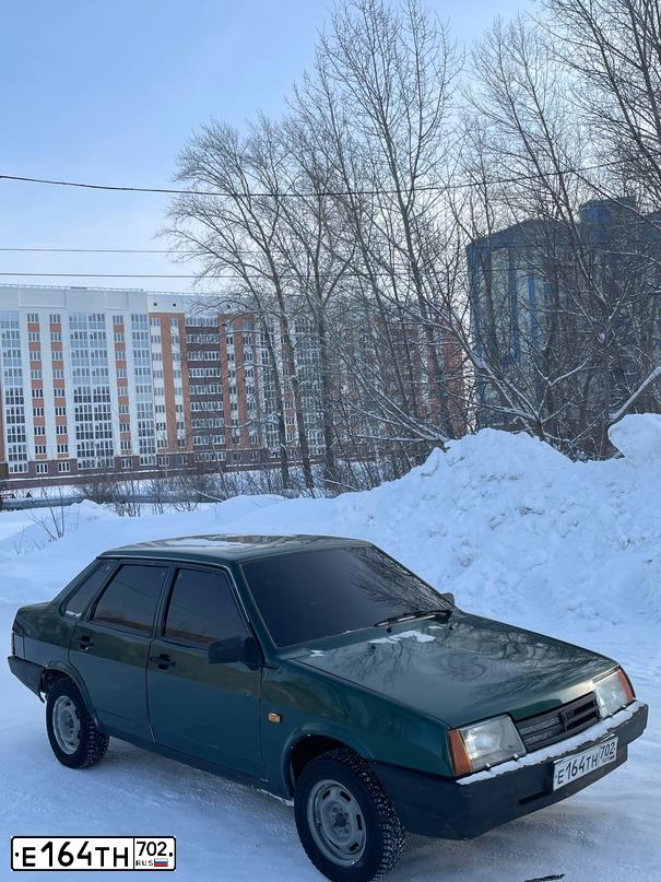 Фото автомобиля LADA 2109 SAMARA, 2001 — госномер Е164ТН702. Цвет: СЕРЕБРИСТЫЙ ЯРКО-ЗЕЛЕНЫЙ