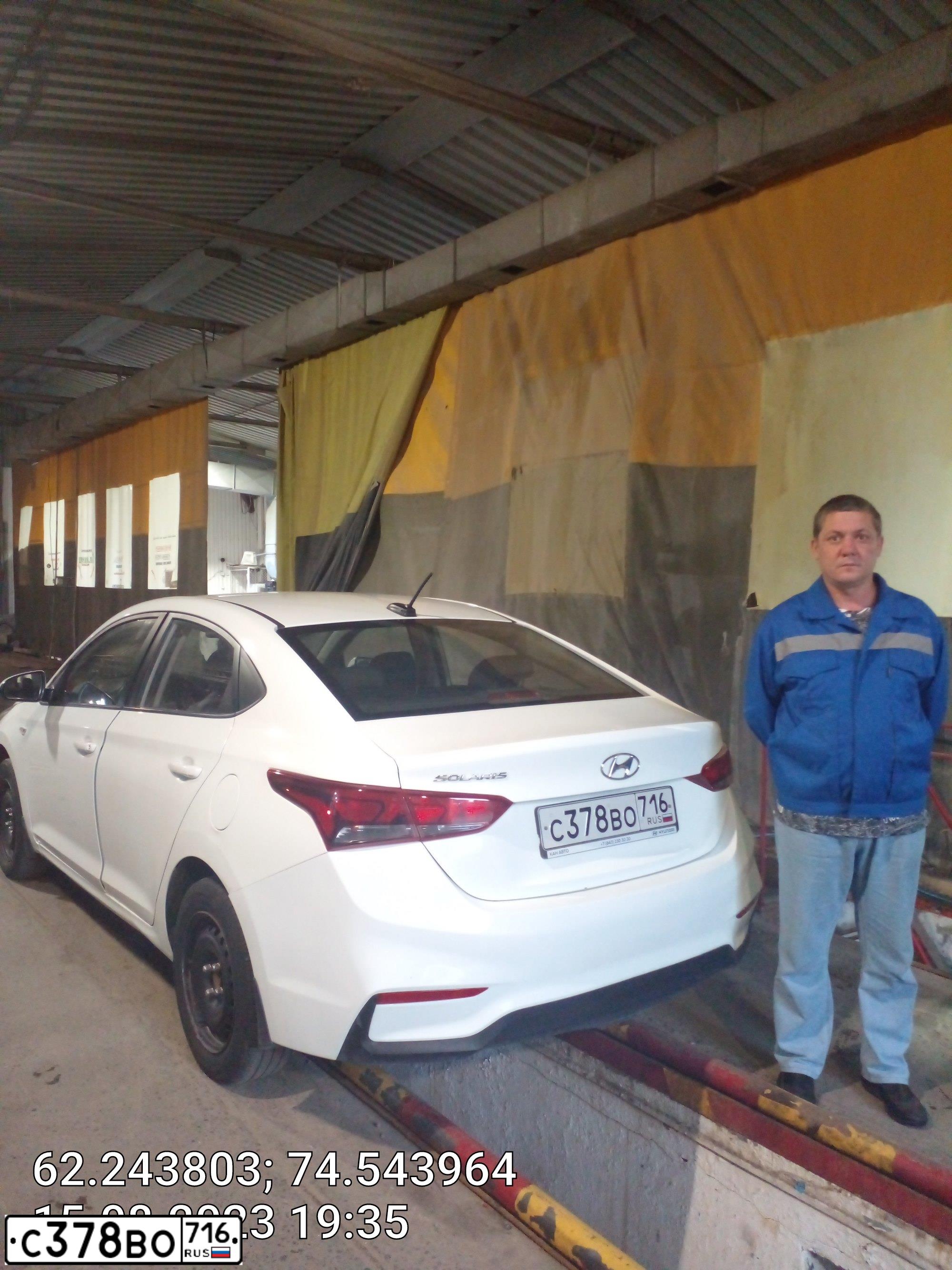 Фото автомобиля HYUNDAI SOLARIS, 2018 — госномер В001ЕХ716. Цвет: БЕЛЫЙ