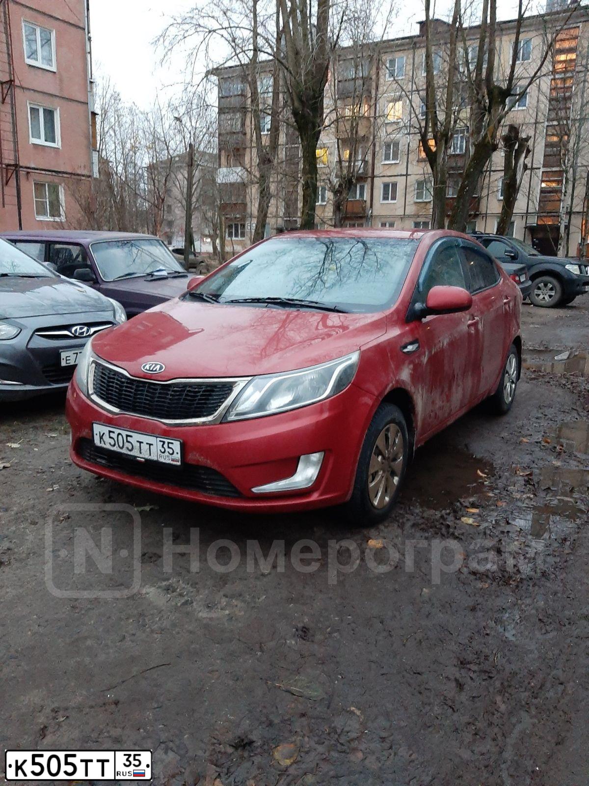 Фото автомобиля KIA RIO, 2012 — госномер В776УМ35. Цвет: Красный