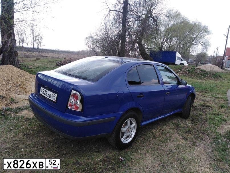 Фото автомобиля SKODA OCTAVIA, 1999 — госномер Р336ЕУ52. Цвет: ТЕМНО-СИНИЙ
