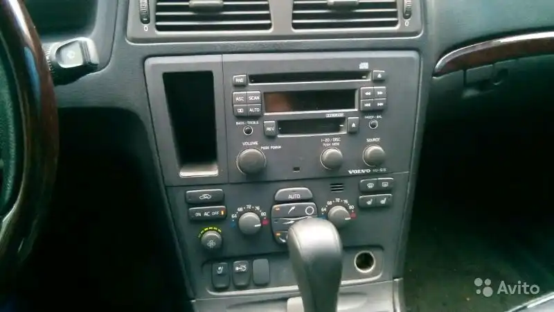 Фото автомобиля VOLVO S60, 2001 — госномер Р557НХ40. Цвет: ЧЕРНЫЙ