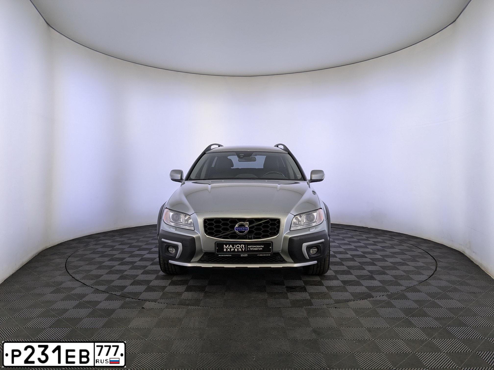 Фото автомобиля VOLVO XC70, 2014 — госномер Р231ЕВ777. Цвет: Серебристый