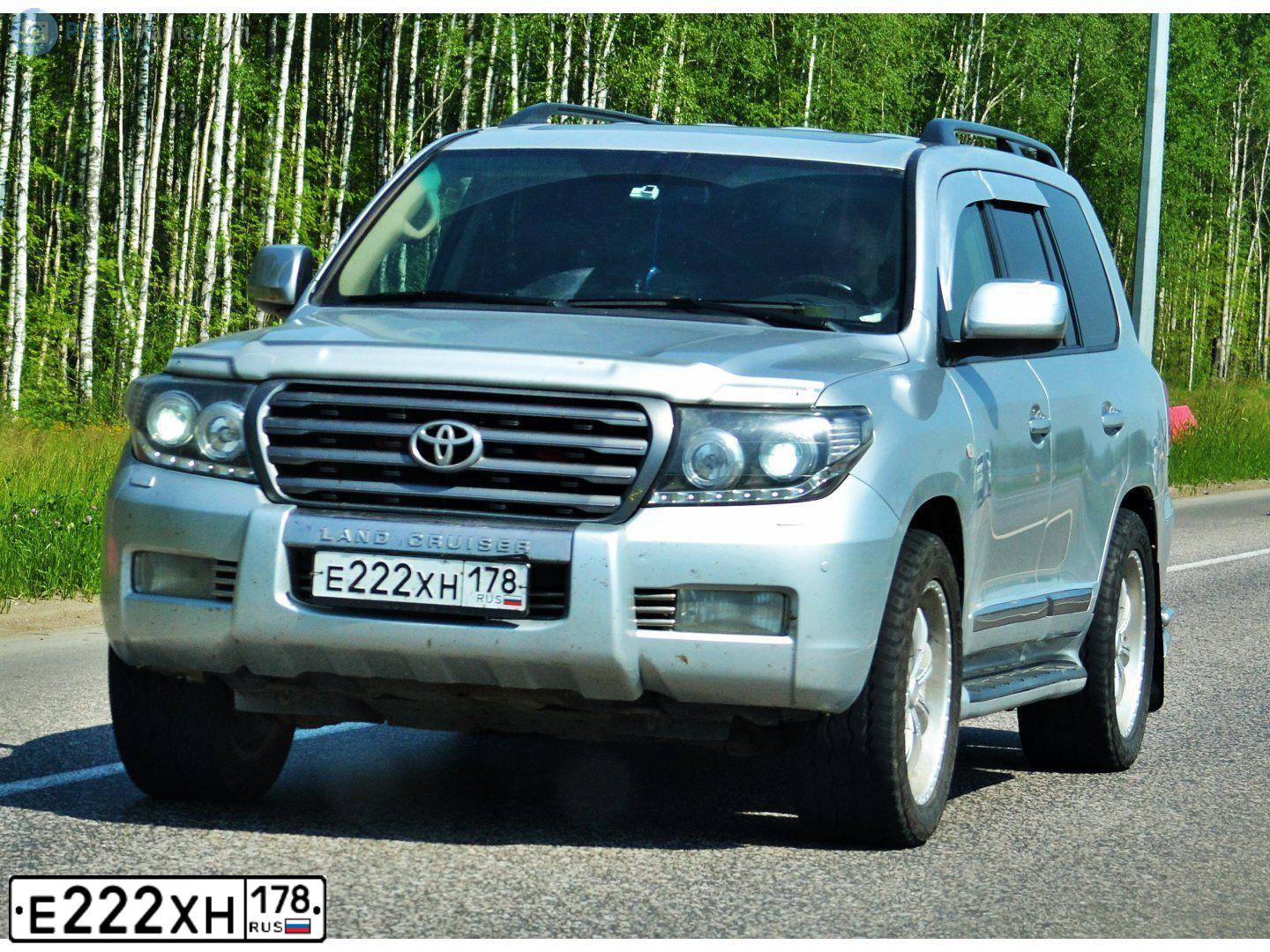 Фото автомобиля LADA 2107, 1995 — госномер Е222ХН78. Цвет: КРАСНЫЙ