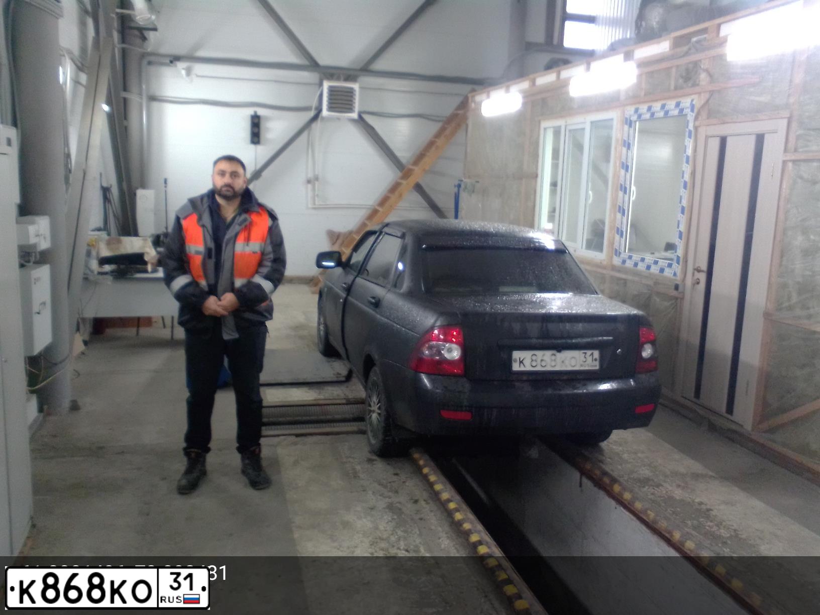Фото автомобиля LADA 2170 PRIORA, 2007 — госномер К868КО31. Цвет: СИНЕ-ЧЕРНЫЙ