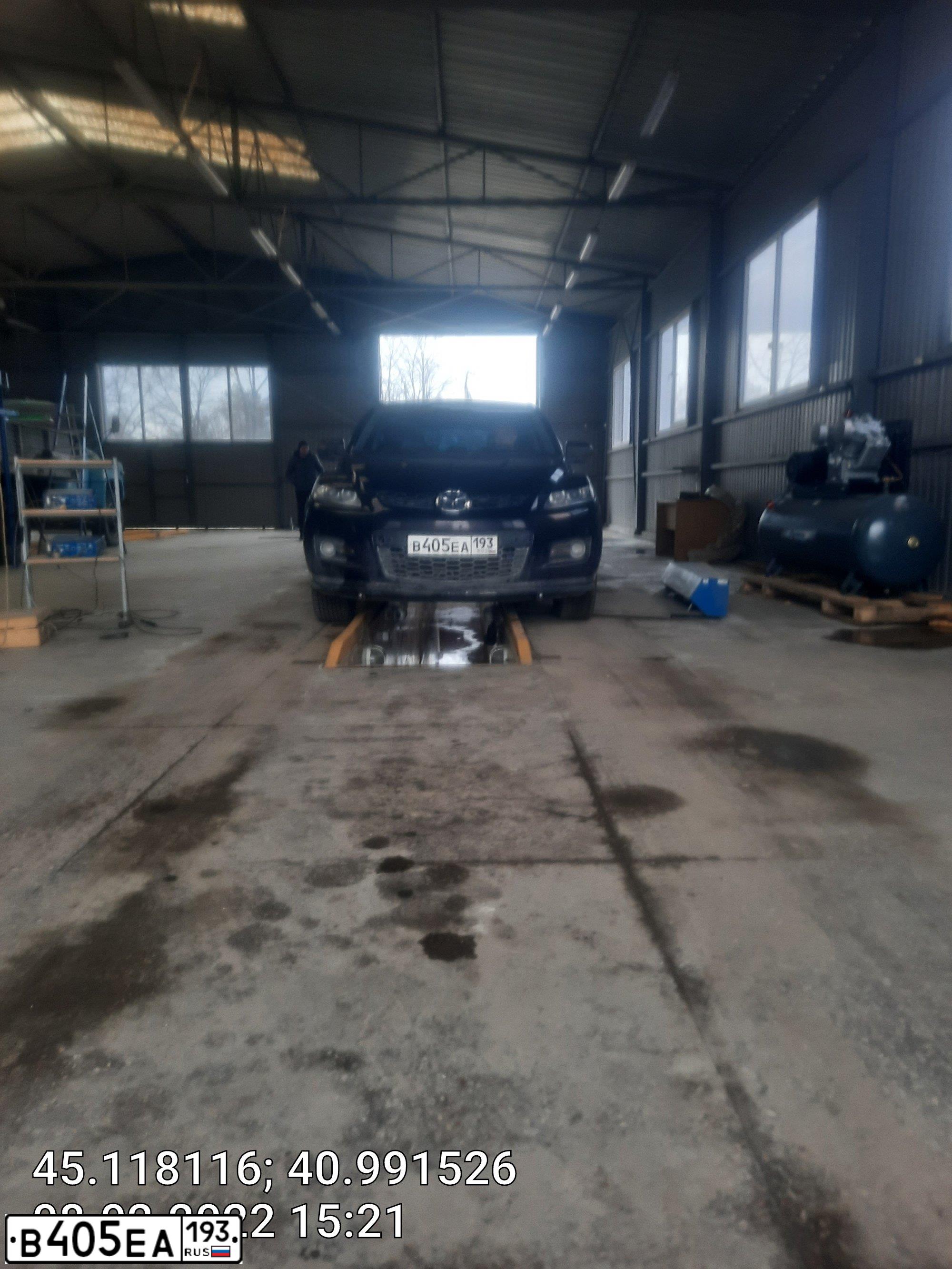 Фото автомобиля MAZDA CX-7, 2007 — госномер В405ЕА193. Цвет: ТЕМНО-ВИШНЕВЫЙ