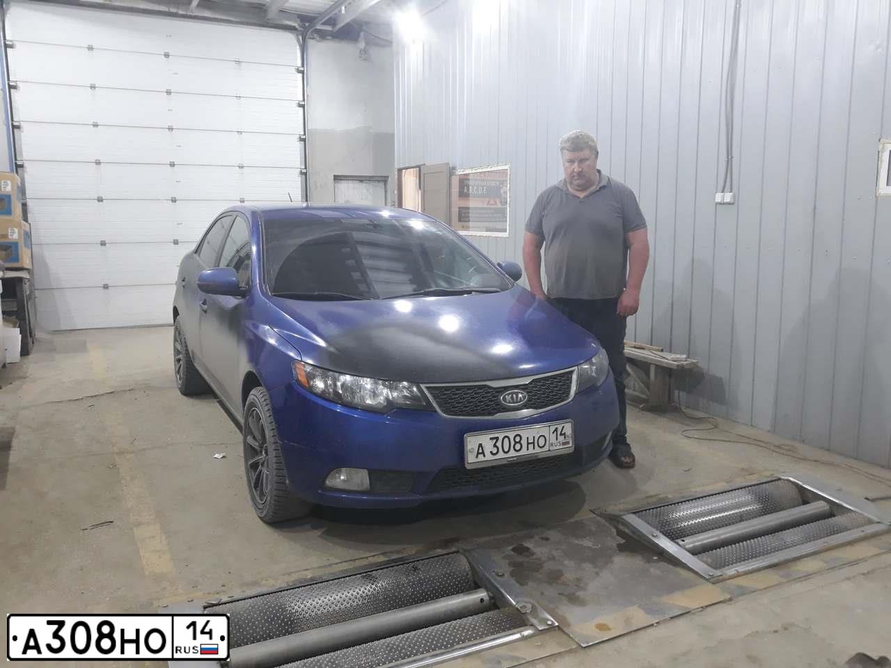Фото автомобиля KIA СЕРАТО, 2011 — госномер Т884ВМ154. Цвет: голубой