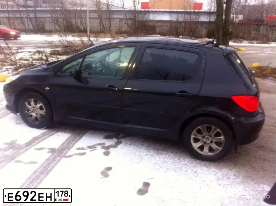 Фото автомобиля PEUGEOT 307, 2006 — госномер В040МО147. Цвет: ЧЕРНЫЙ