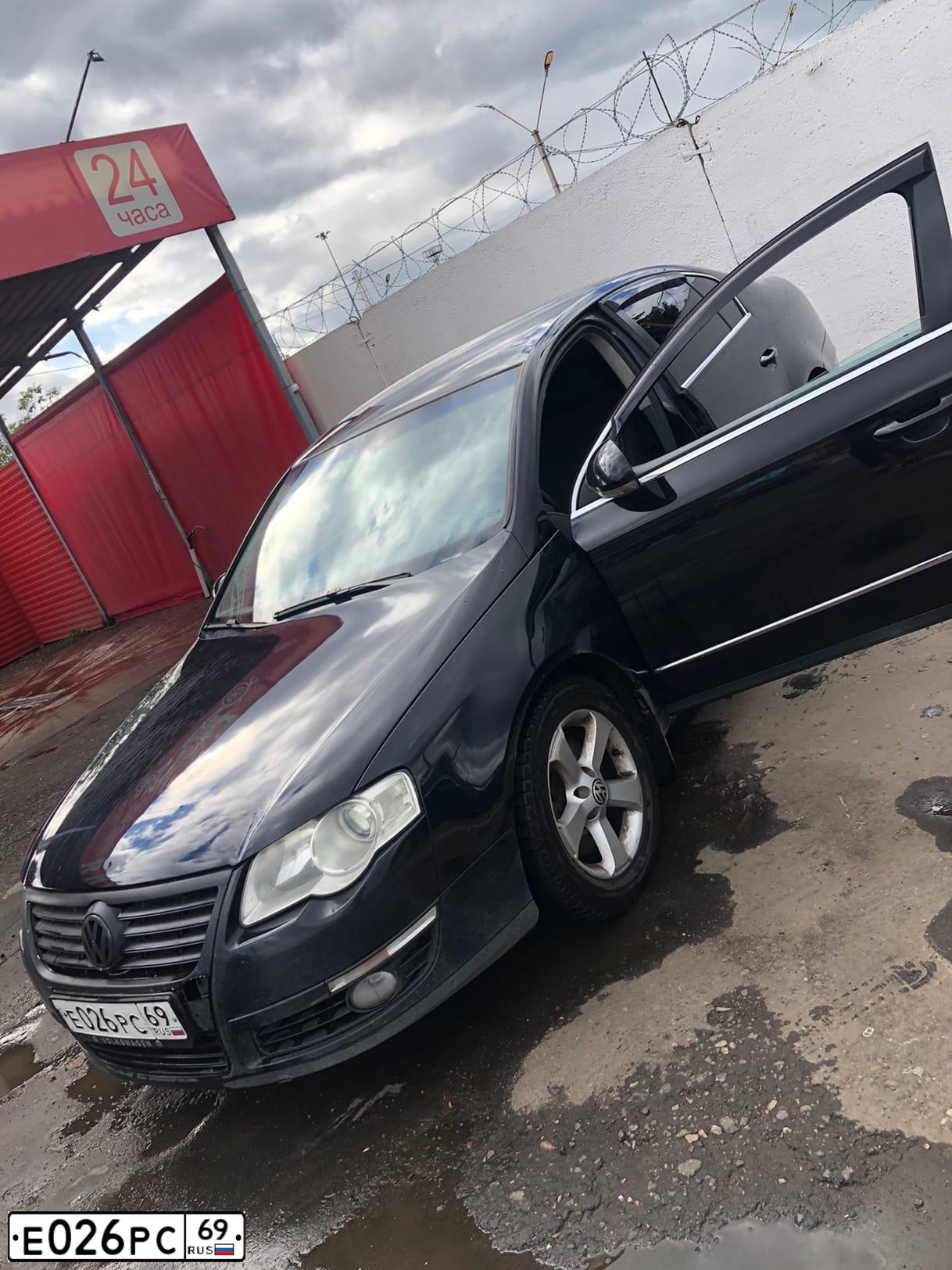 Фото автомобиля VOLKSWAGEN PASSAT, 2008 — госномер Е026РС69. Цвет: ЧЕРНЫЙ