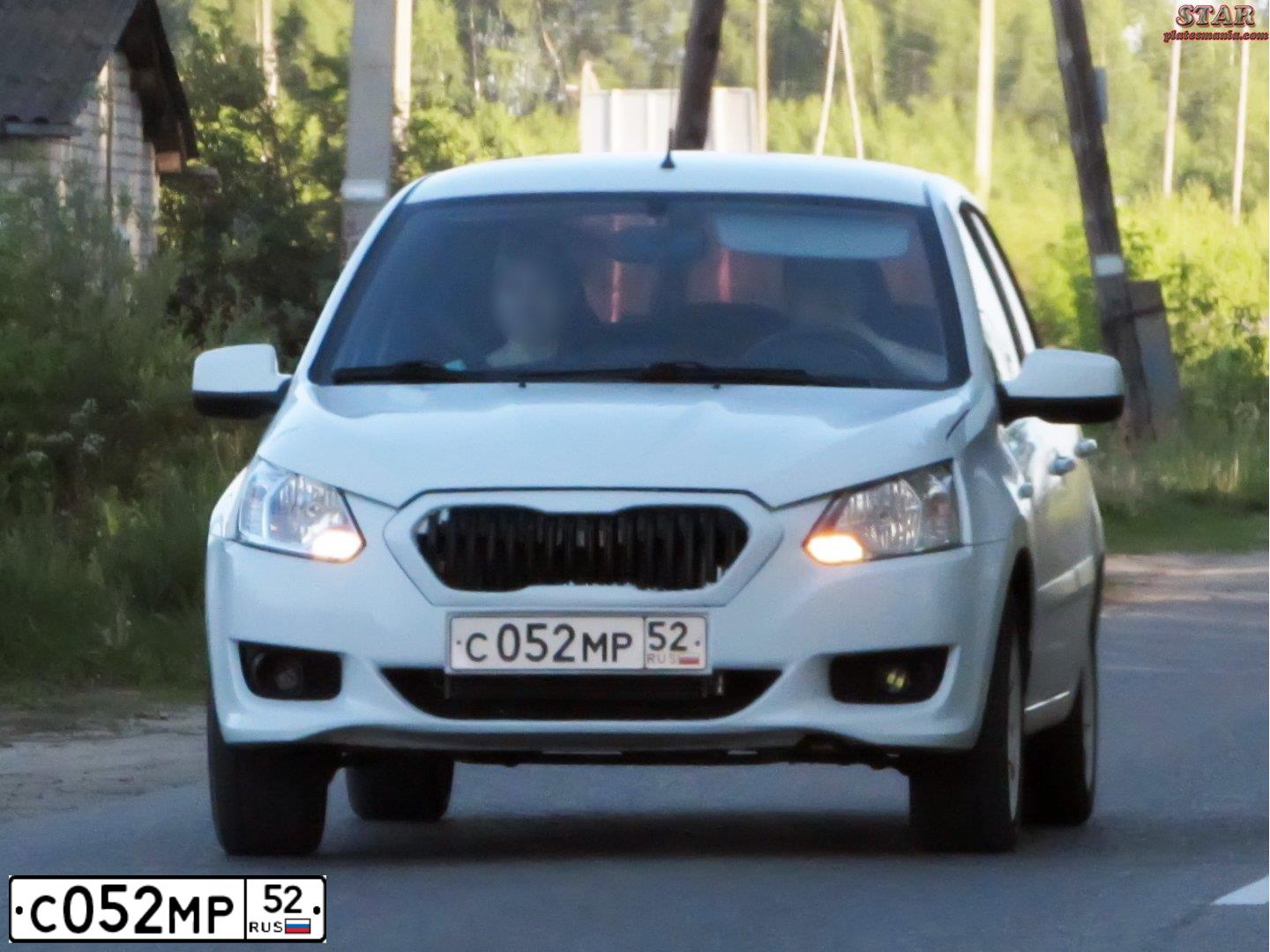Фото автомобиля CHEVROLET NIVA, 2007 — госномер С052МР52. Цвет: СВЕТЛО-СЕРЫЙ